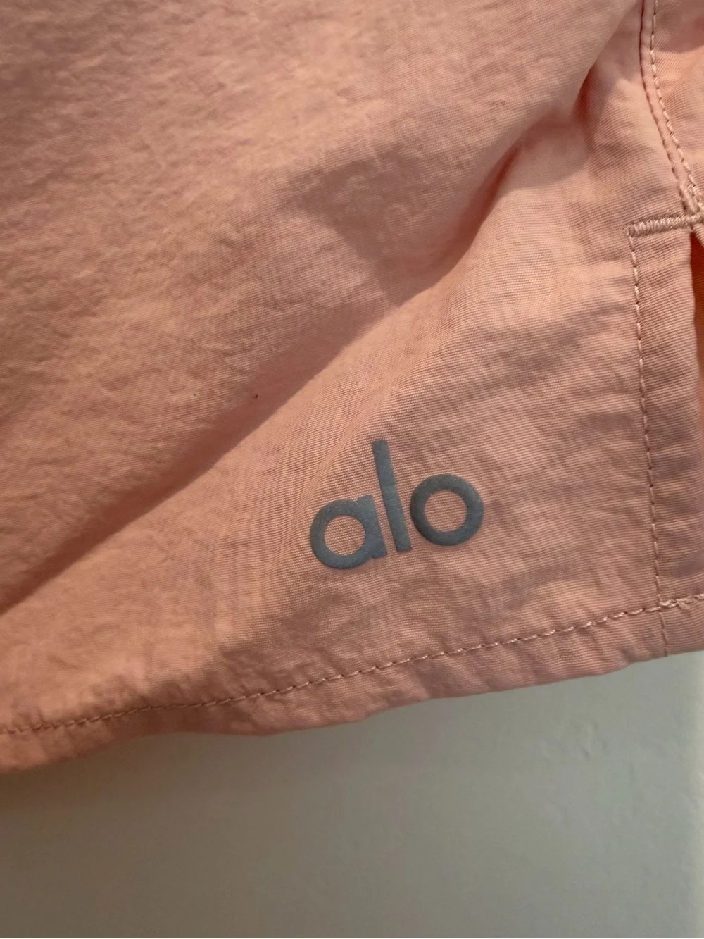 ALO Yoga Blush Pink Drawstring‎ Casual Shorts